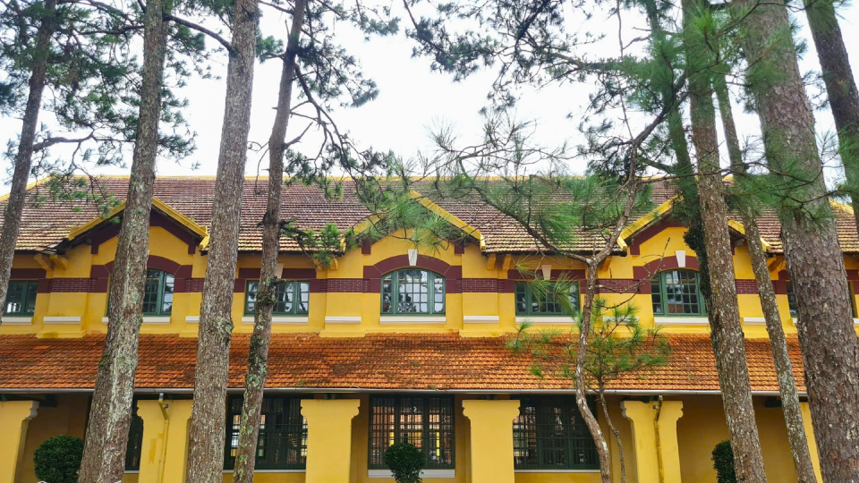 khoi-nha-phu-truong-cao-dang-da-lat-12082