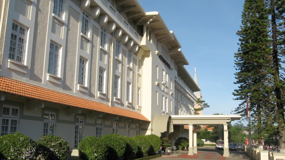 mat-truoc-khach-san-du-parc-dalat-12265