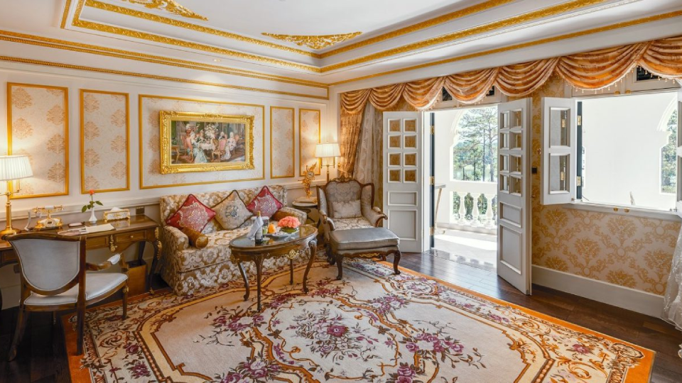 phong-royal-executive-suite-khach-san-dalat-palace-heritage-12236