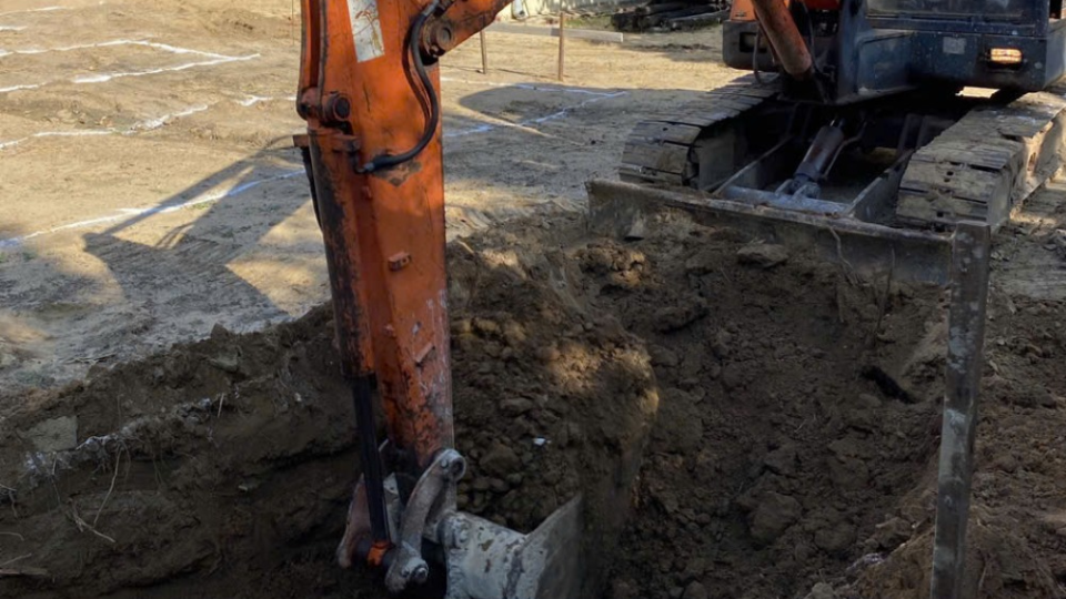 Móng băng là gì? Cấu tạo và quy trình thi công móng băng chi tiết 9 dao-ho-mong-bang-12451